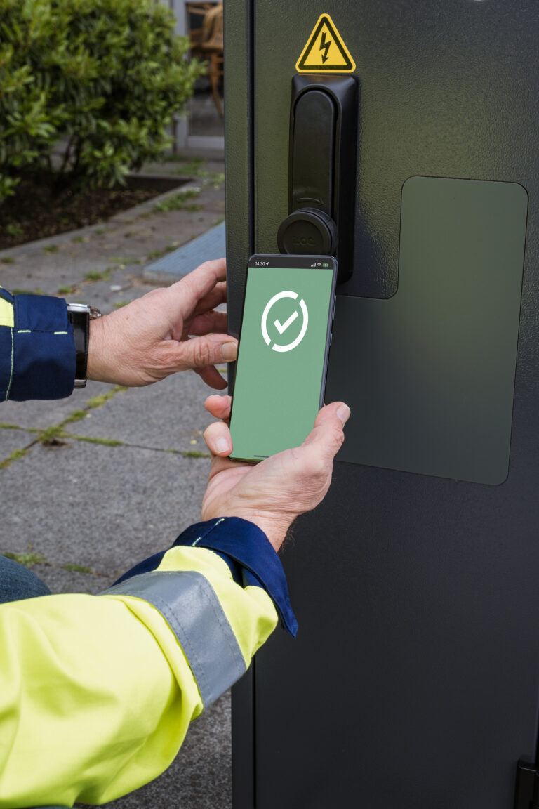 iLOQ phone_Webres--1